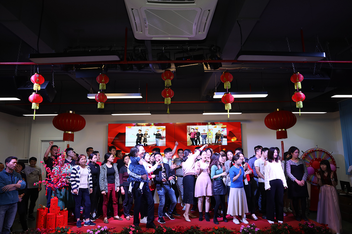 广州宅男视频下载全体大合唱《明天会更好》